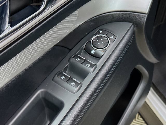 Used 2016 Ford Explorer XLT w/ Equipment Group 201A image 17