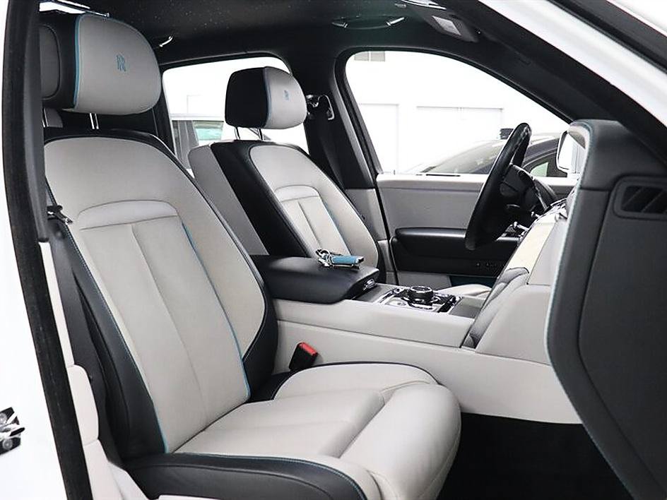 Used 2022 Rolls-Royce Cullinan w/ Cullinan Package AWD/4WD image 15