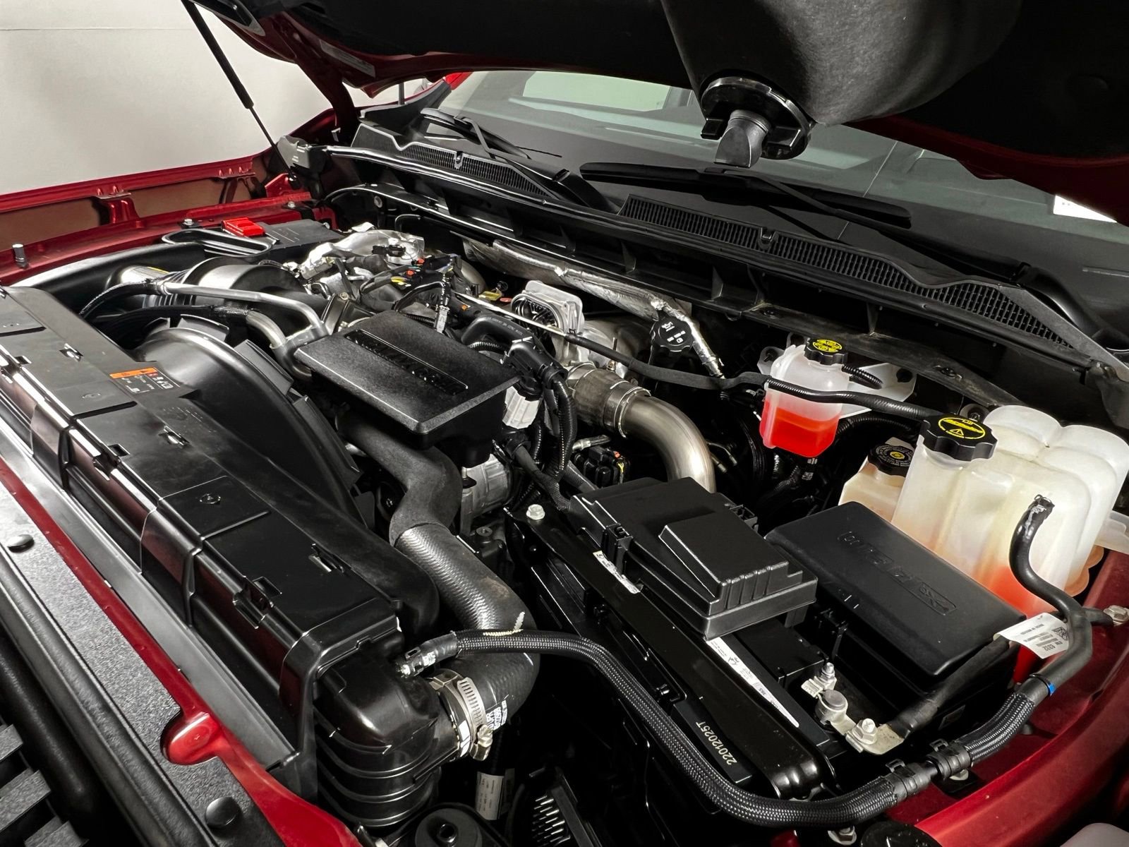 Used 2025 GMC Sierra 2500 AT4X AWD/4WD image 9