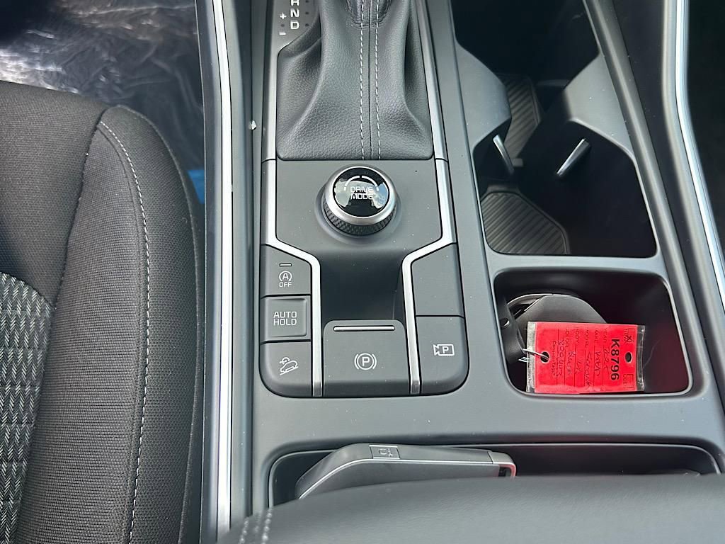 New 2025 Kia Sorento LX image 19