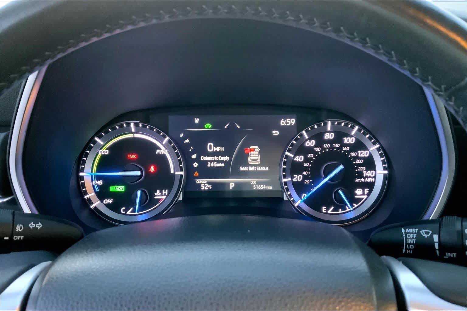 Used 2022 Toyota Highlander XLE AWD/4WD image 25