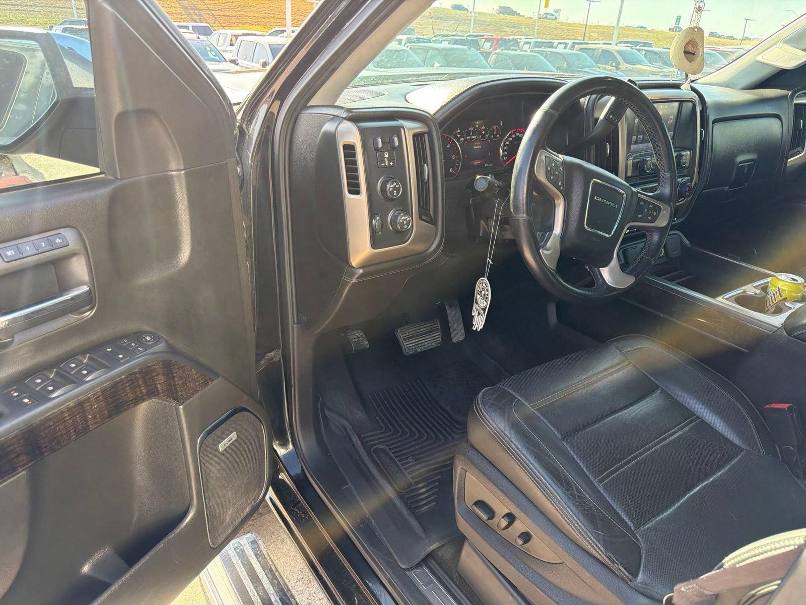 Used 2016 GMC Sierra 1500 Denali w/ Denali Ultimate Package AWD/4WD image 8