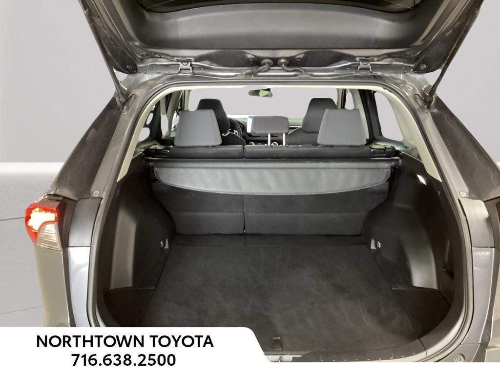 Used 2025 Toyota RAV4 XLE AWD/4WD image 14