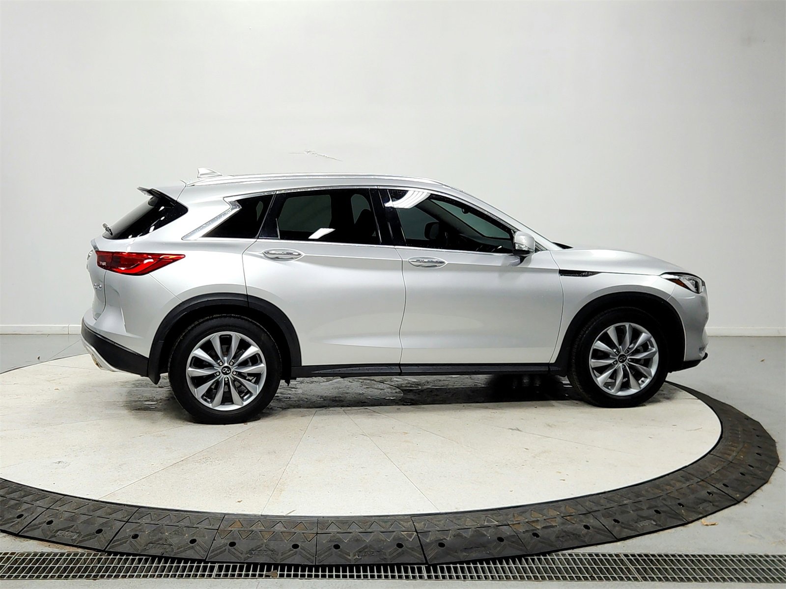 Used 2021 INFINITI QX50 Luxe image 8