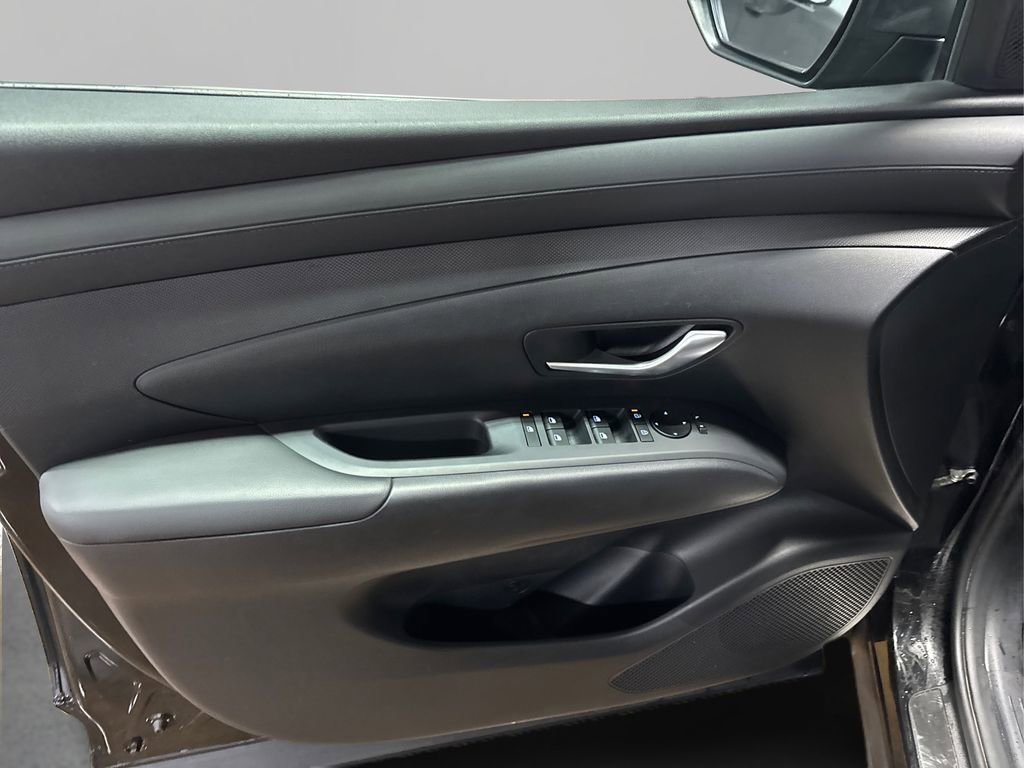 Certified 2025 Hyundai Tucson SE image 23