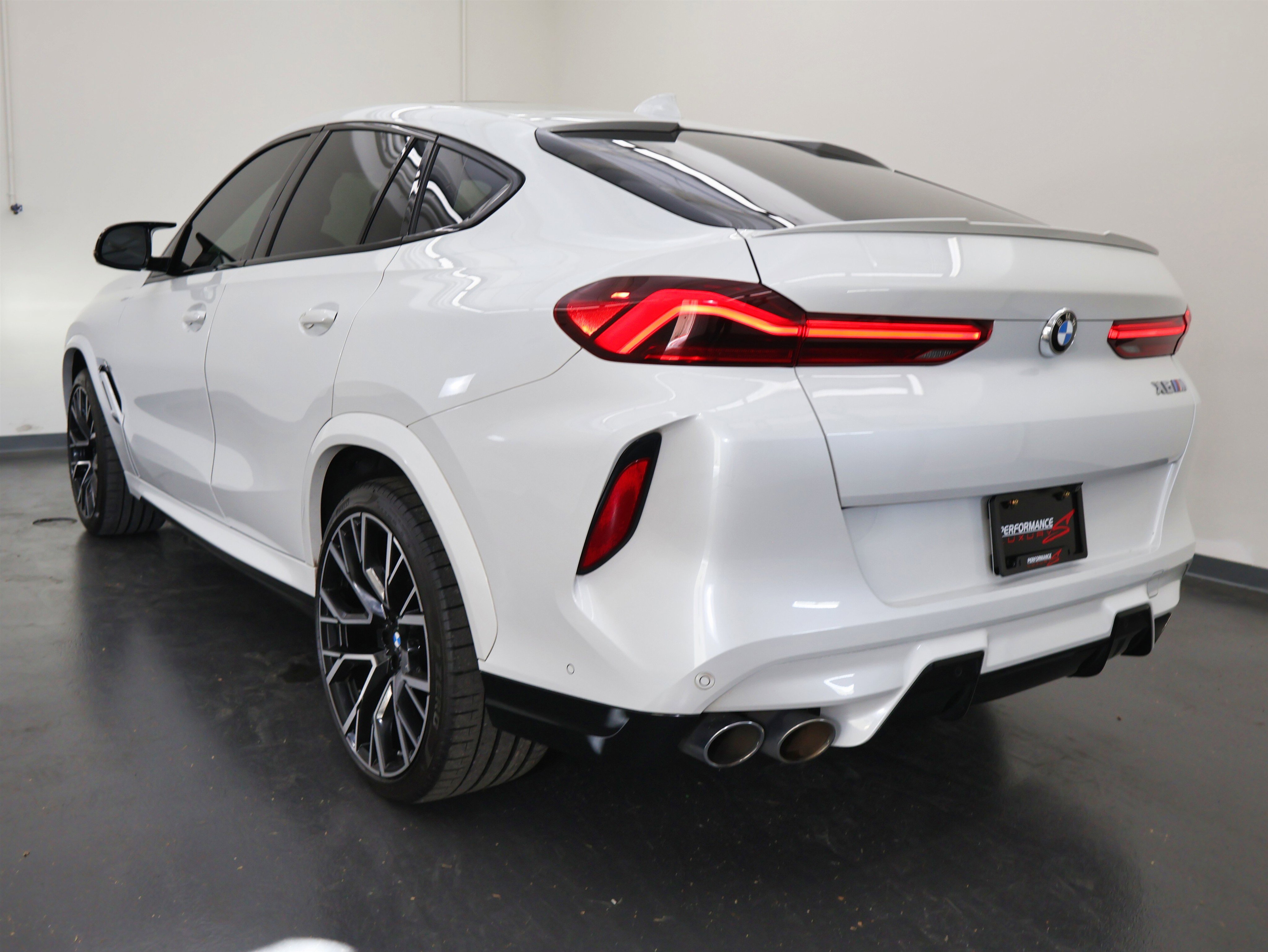 Used 2021 BMW X6 M w/ Executive Package image 5