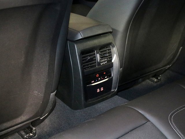 Used 2025 BMW 330i xDrive Sedan image 15