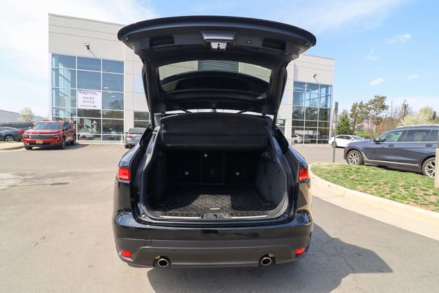 Used 2020 Jaguar F-PACE Premium image 43