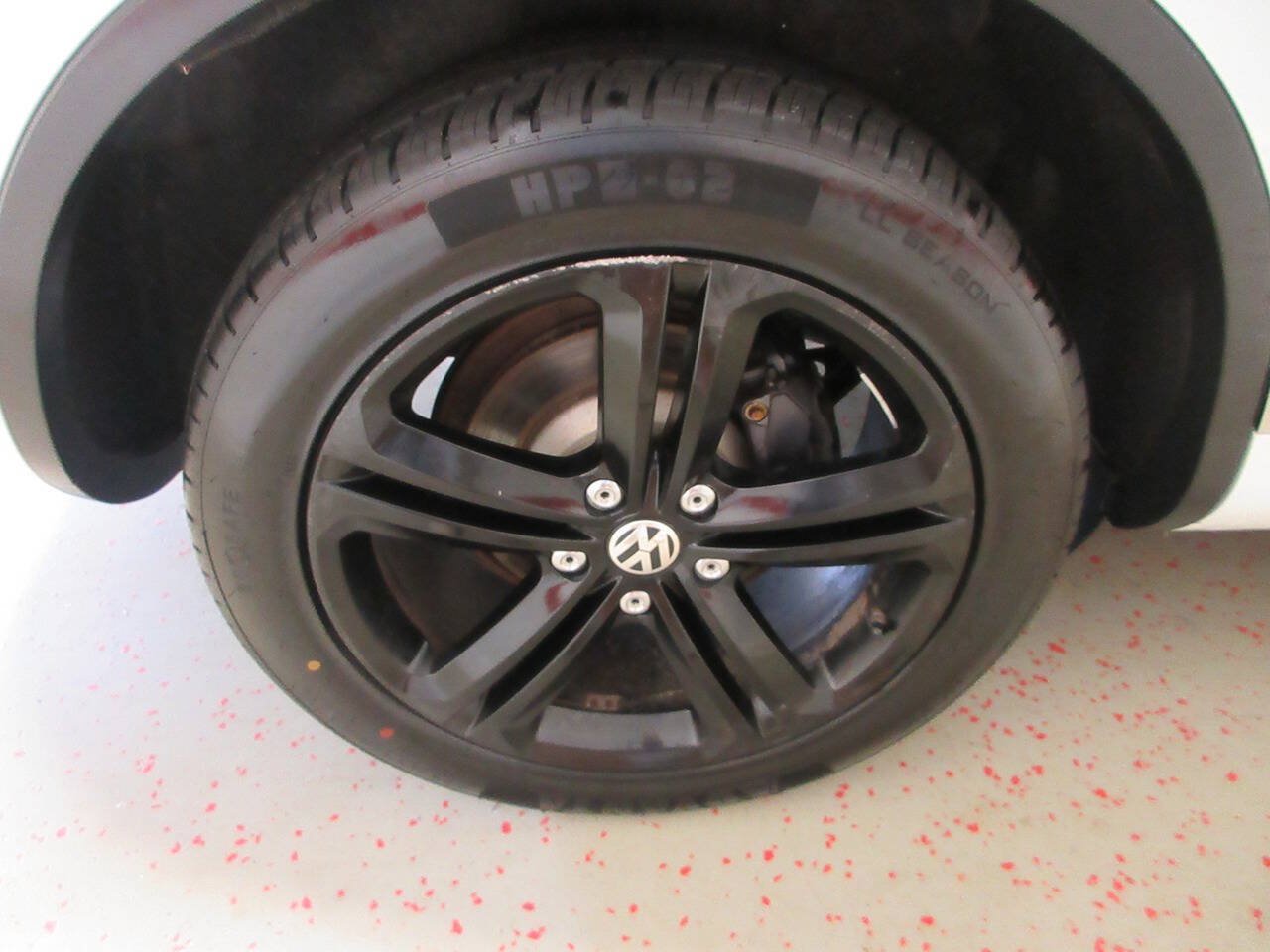 Used 2017 Volkswagen Touareg Wolfsburg Edition AWD/4WD image 16