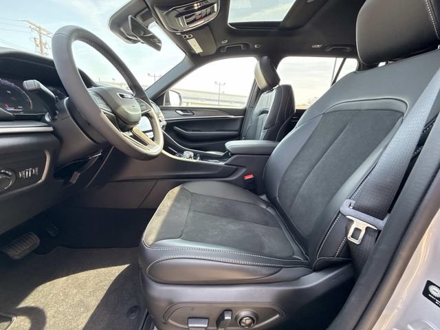 New 2026 Jeep Grand Cherokee Altitude AWD/4WD image 8