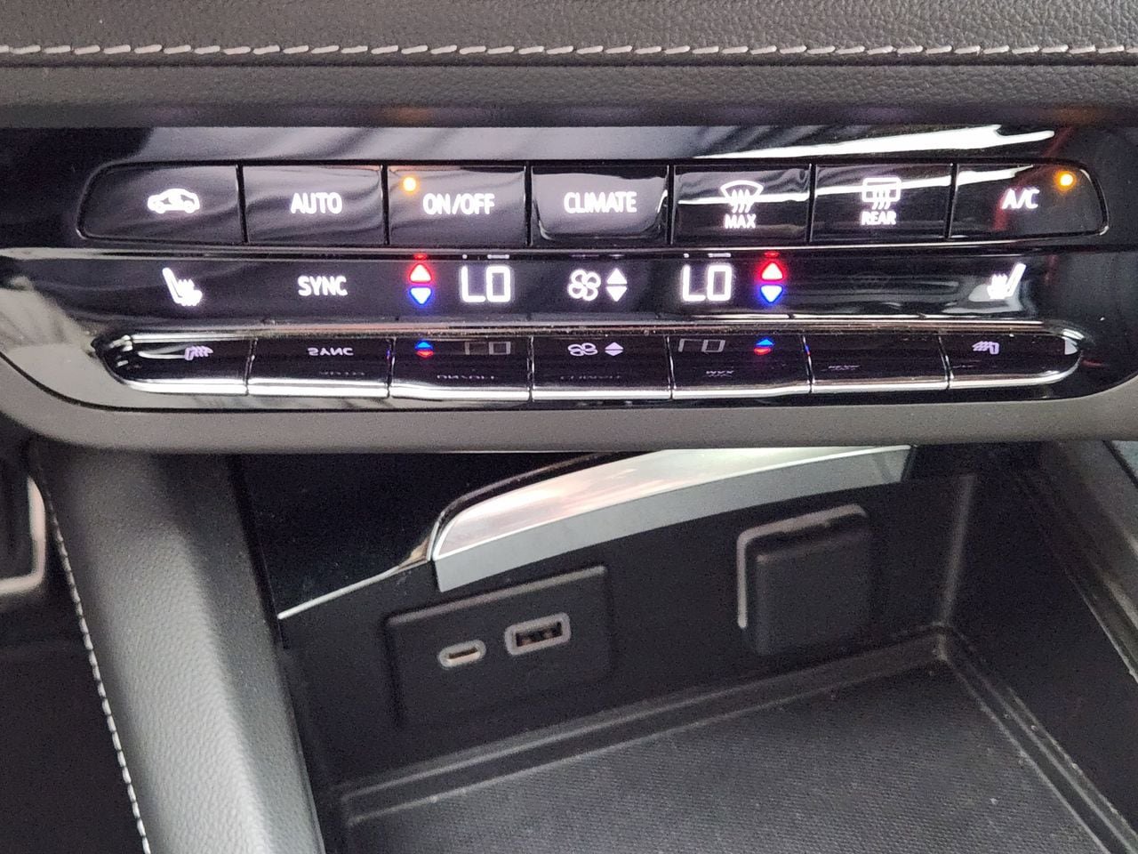 Used 2023 Buick Envision Essence w/ Sport Touring Package AWD/4WD image 18