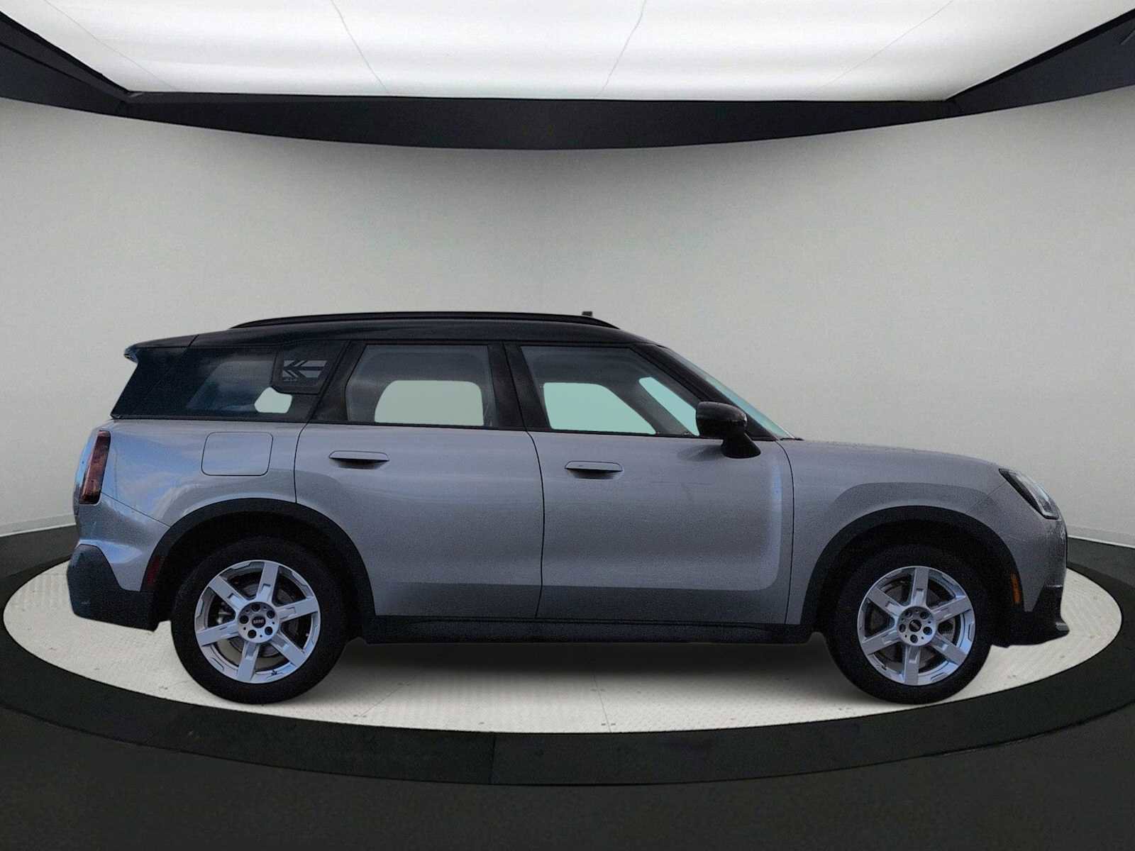 Certified 2025 MINI Cooper Countryman S image 9