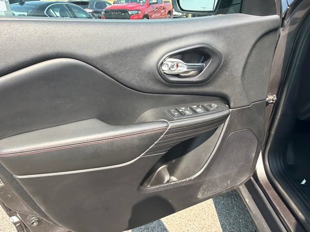 Used 2014 Jeep Cherokee Trailhawk w/ Leather Interior Group AWD/4WD image 15