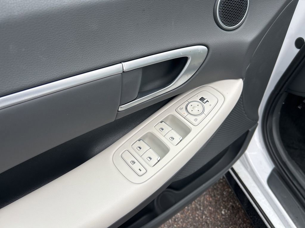 Used 2025 Hyundai Sonata SEL AWD/4WD image 13