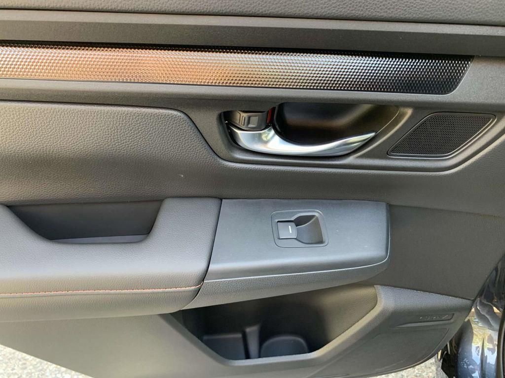 Used 2025 Honda CR-V Sport-L image 11