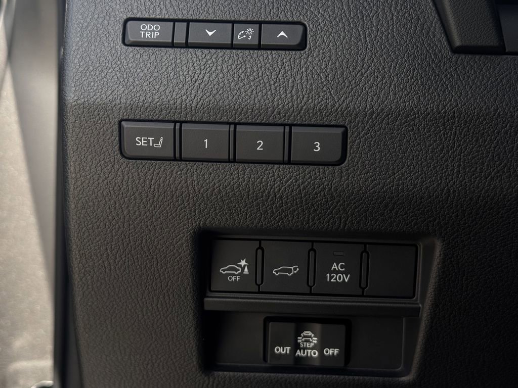 Used 2024 Lexus GX 550 w/ Accessory Package (2T) image 23