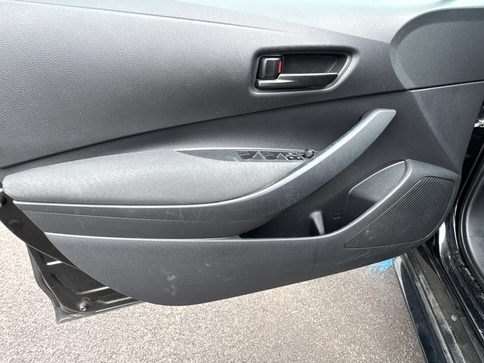 Used 2024 Toyota Corolla LE FWD image 7