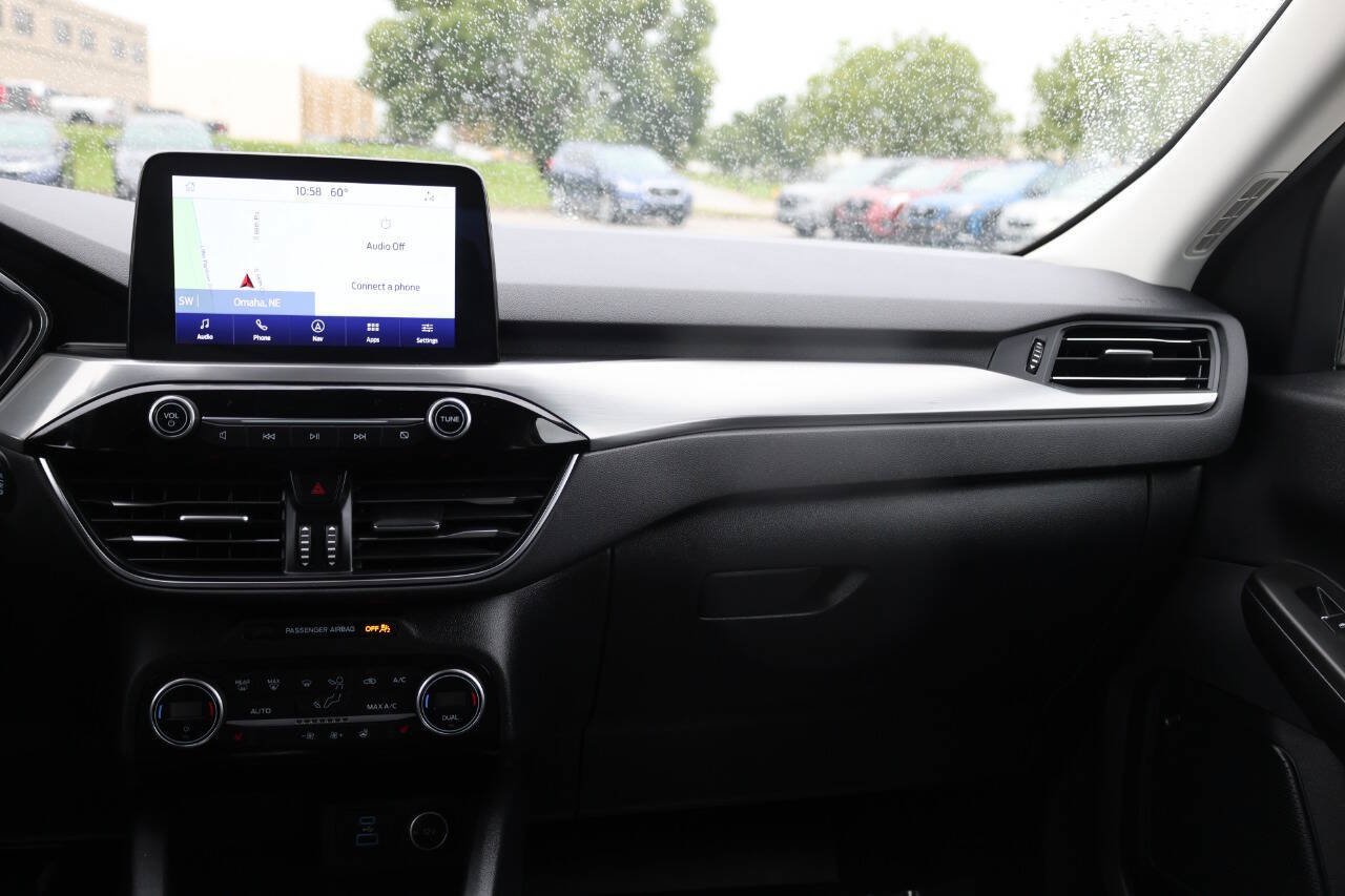 Used 2021 Ford Escape Titanium AWD/4WD image 25