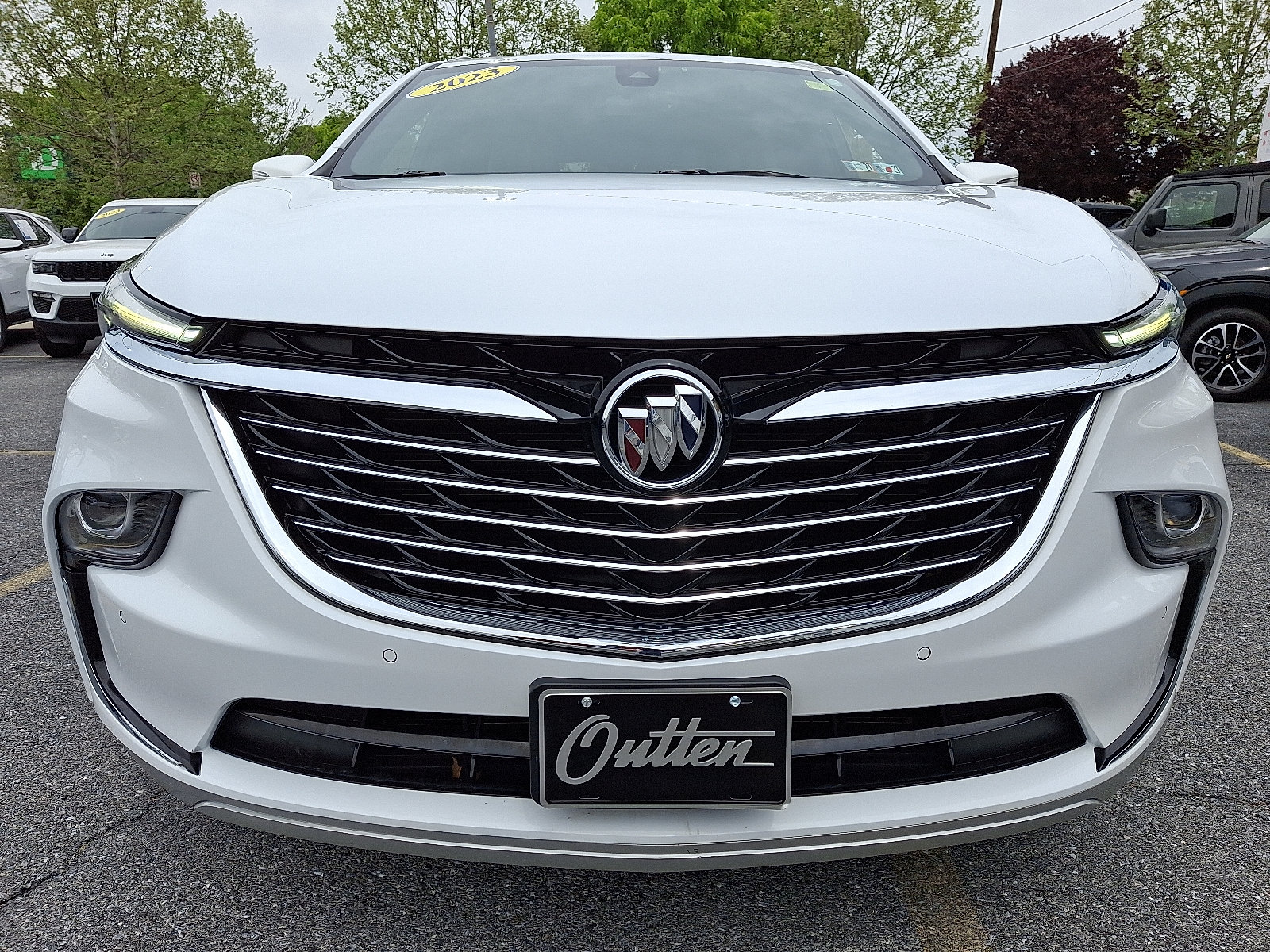 Used 2023 Buick Enclave Essence AWD/4WD image 8