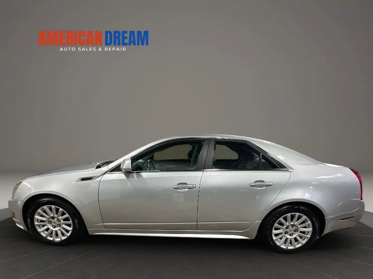 Used 2013 Cadillac CTS Luxury RWD image 2