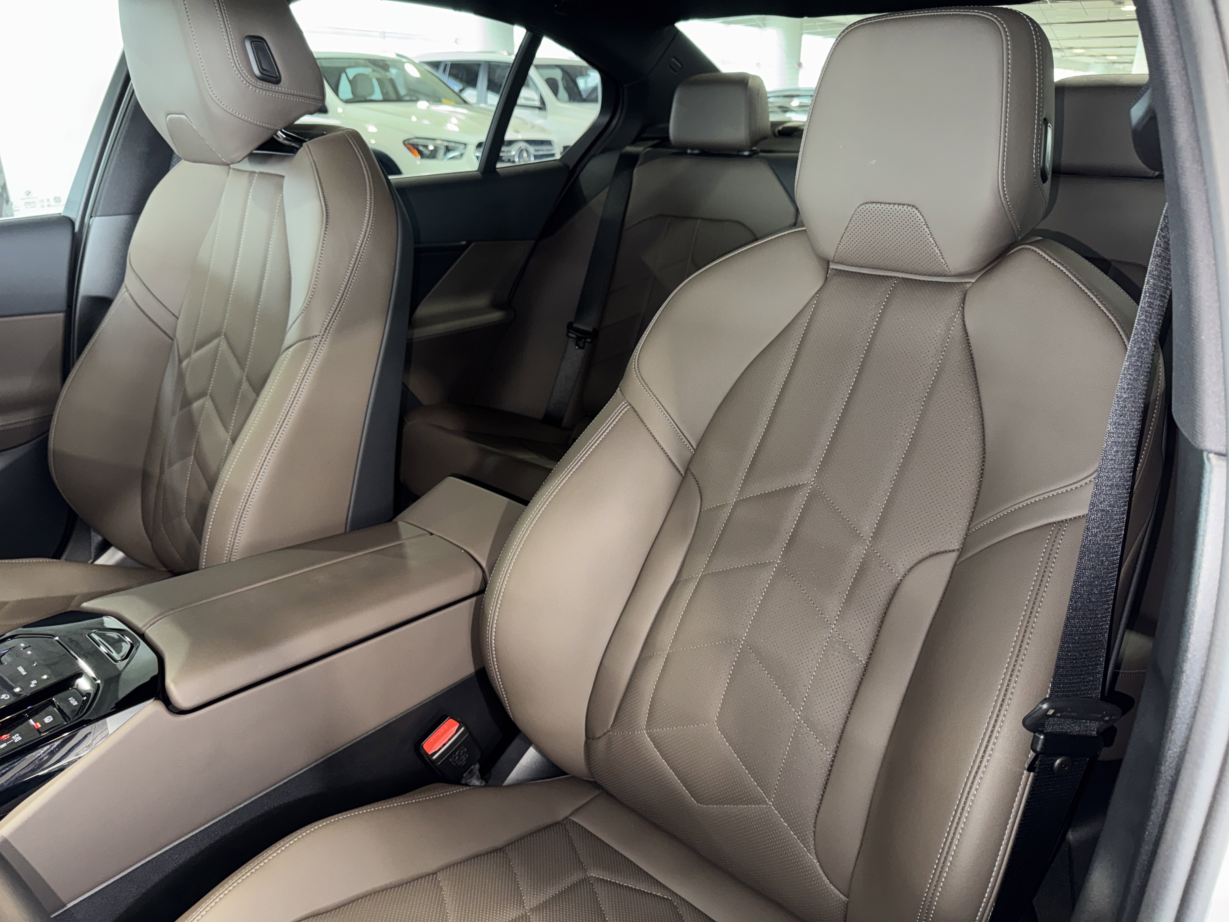 Used 2024 BMW 530i w/ Premium Package RWD image 33