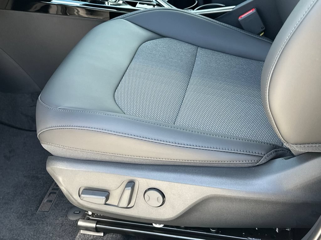 New 2026 Kia Niro EX FWD image 18