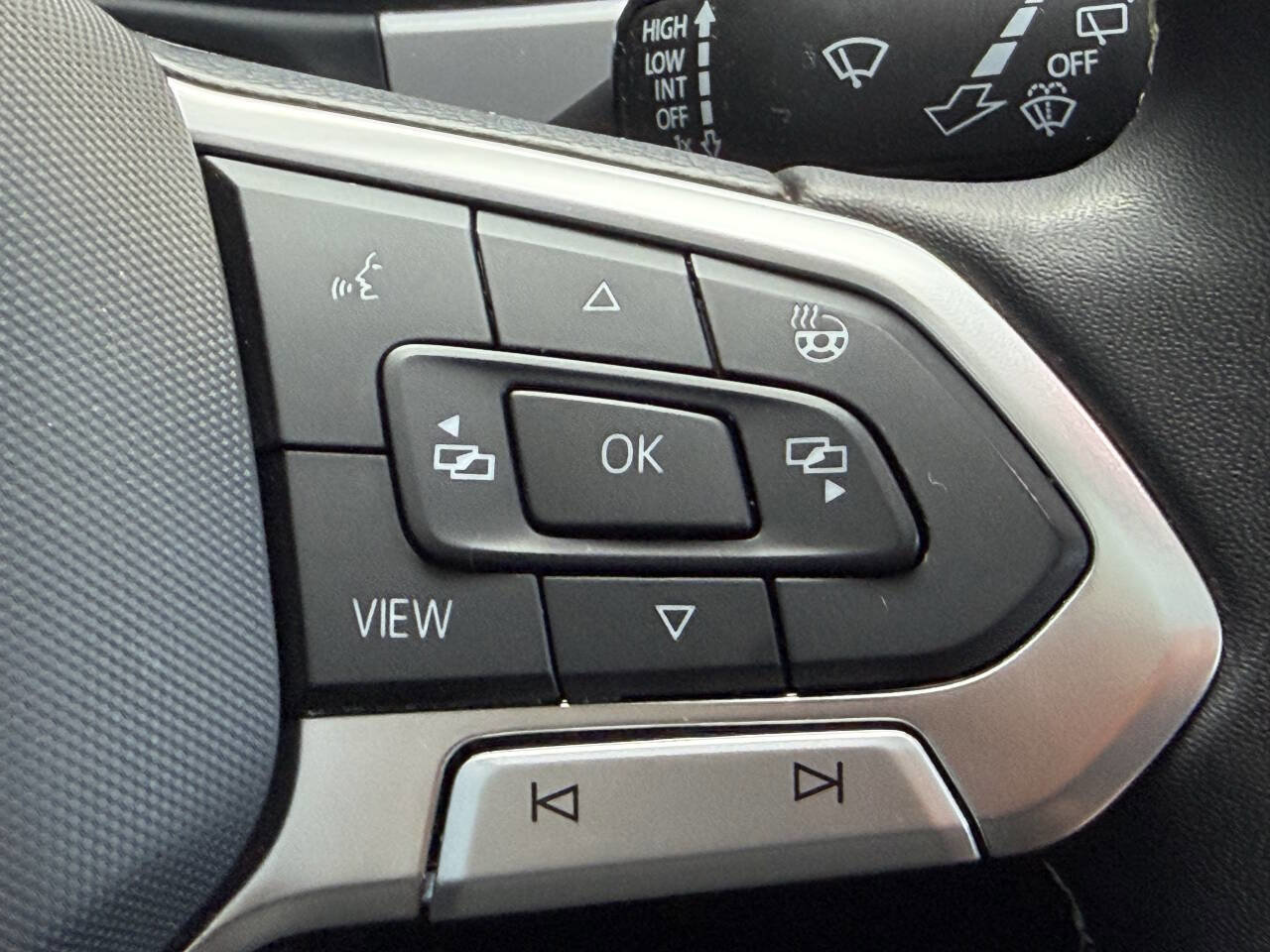 Used 2023 Volkswagen Atlas SEL AWD/4WD image 27