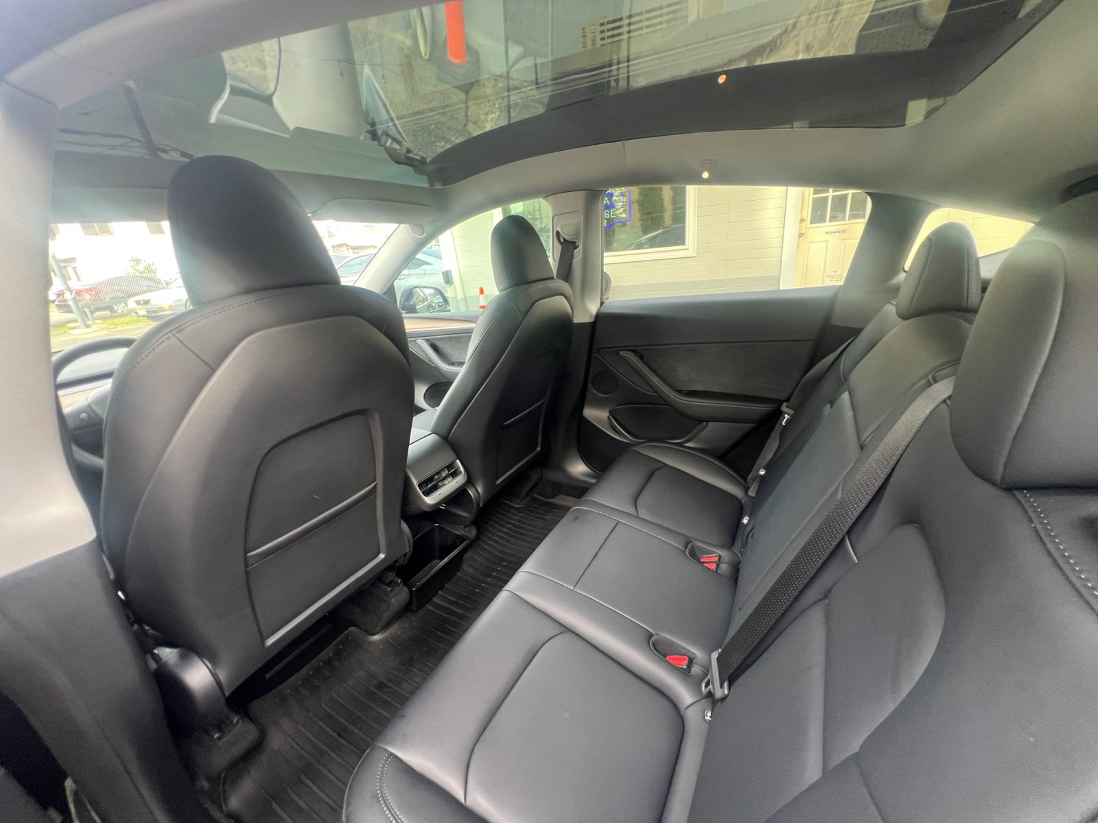 Used 2025 Tesla Model Y Long Range RWD image 24