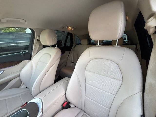 Used 2022 Mercedes-Benz GLC 300 4MATIC image 6