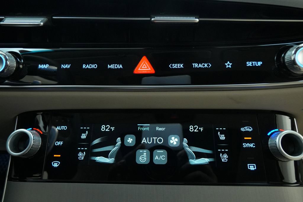 New 2026 Genesis GV70 2.5T Advanced image 37