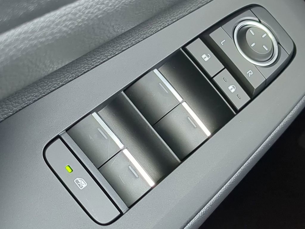 New 2025 Toyota Prius XSE image 24