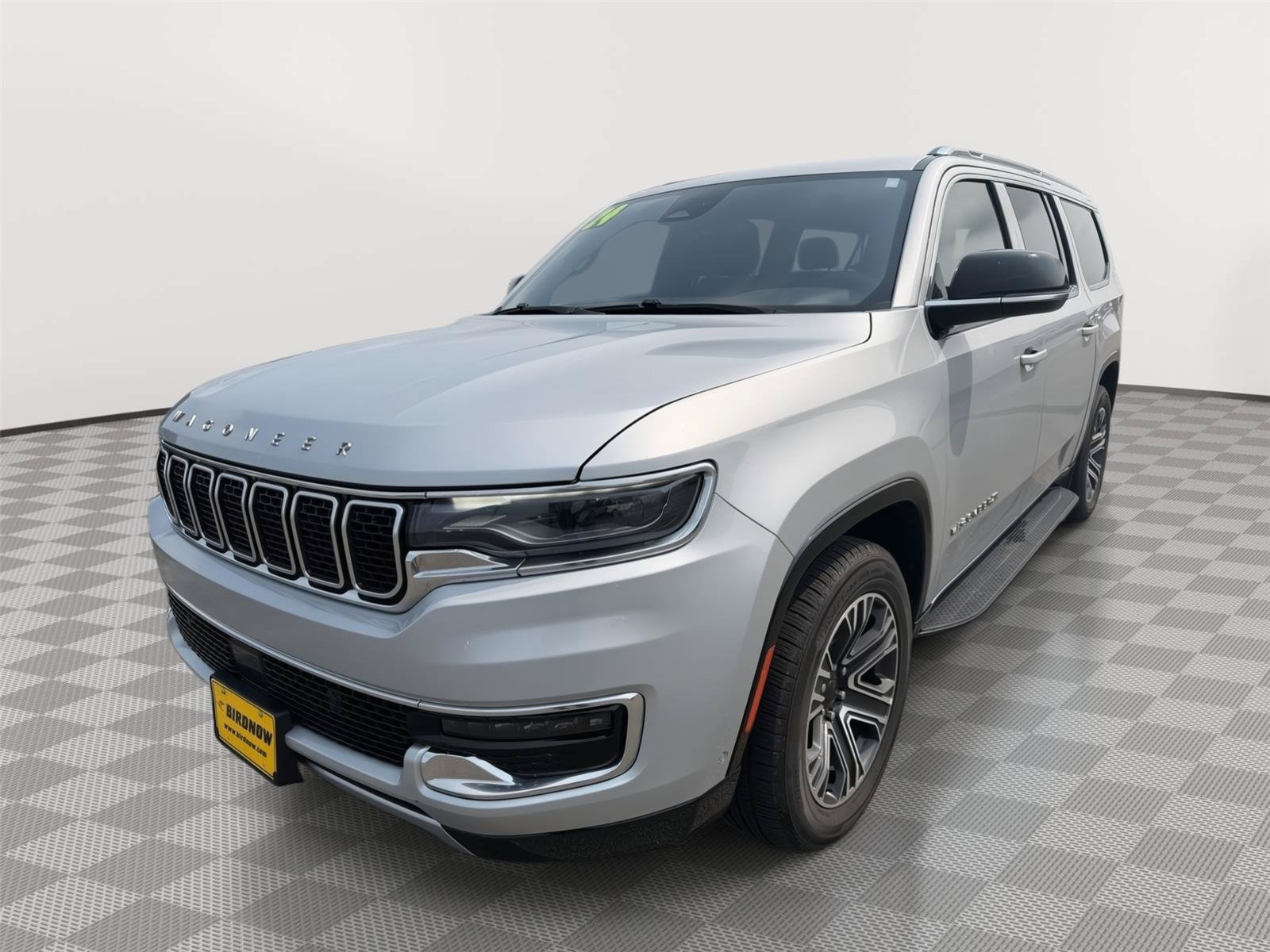 Used 2024 Jeep Wagoneer L Series II w/ Flexible Seating Group AWD/4WD image 2