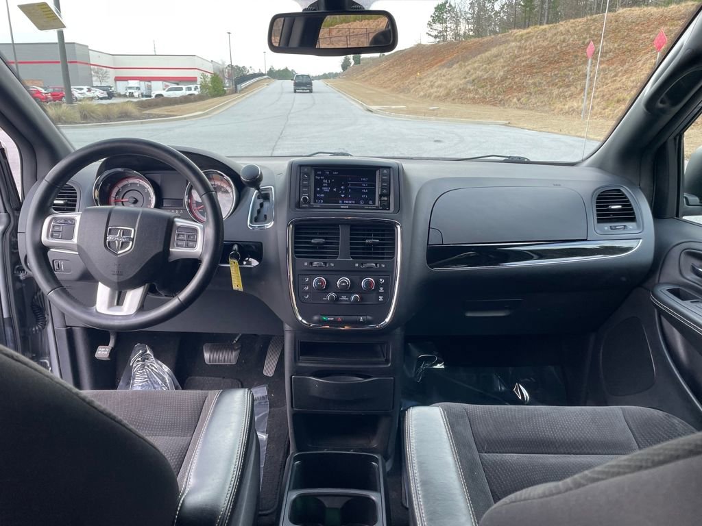 Used 2018 Dodge Grand Caravan SE image 22