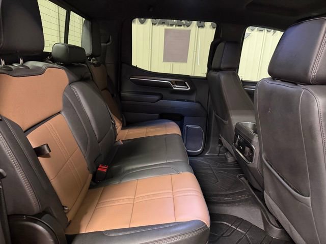 Used 2023 Chevrolet Silverado 1500 High Country w/ Technology Package image 24