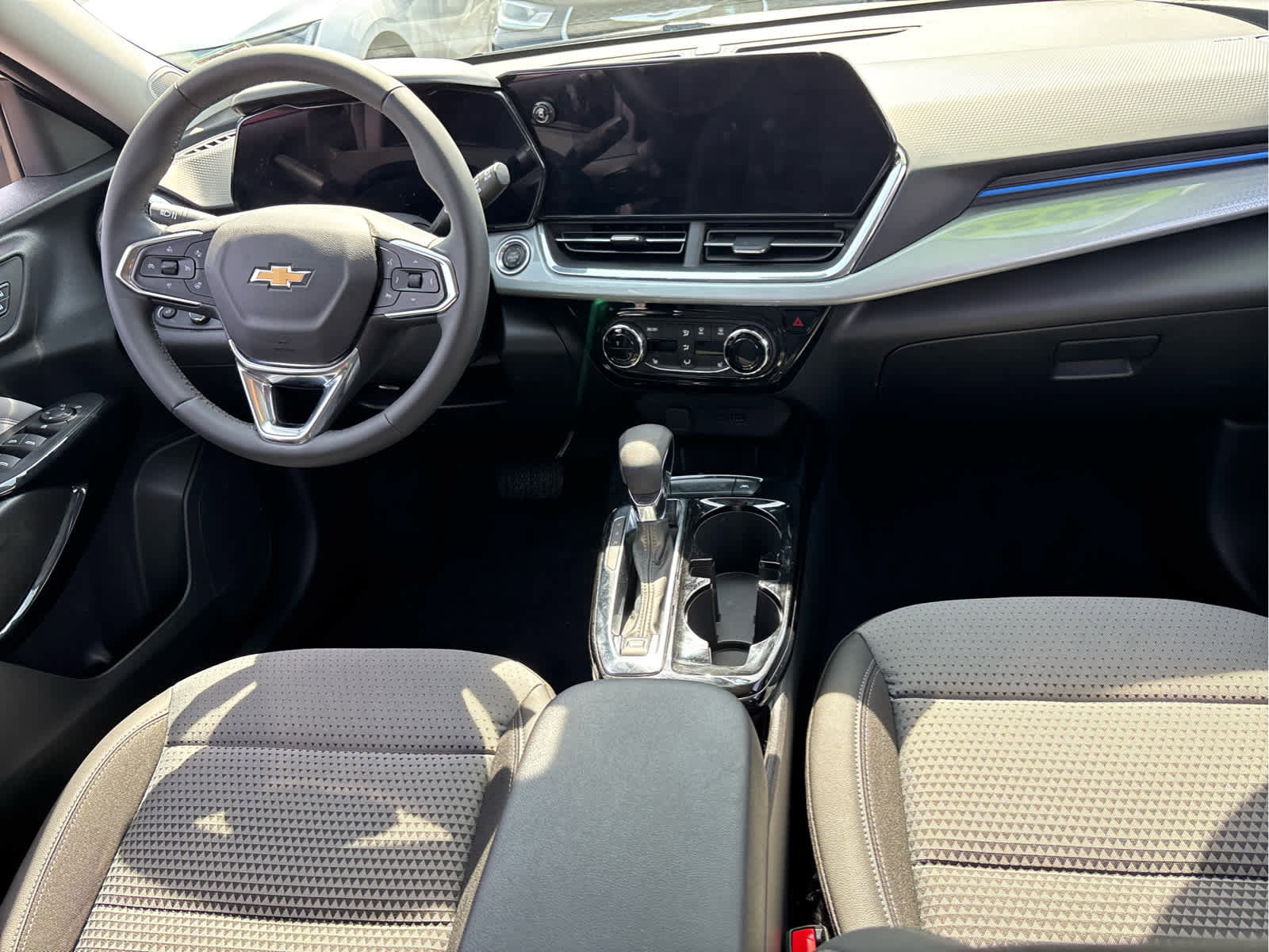 Certified 2024 Chevrolet Trax LT w/ Driver Confidence Package image 22