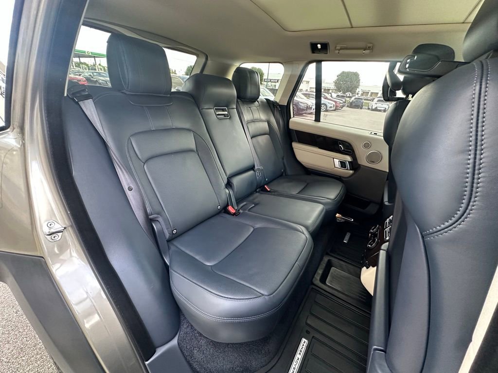 Used 2020 Land Rover Range Rover HSE image 24