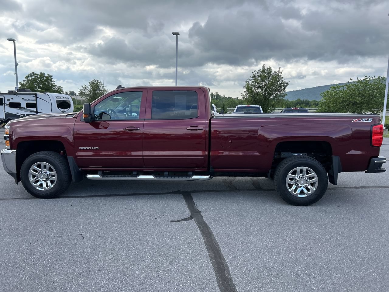 Used 2017 Chevrolet Silverado 3500 LT w/ LT Convenience Package AWD/4WD image 4