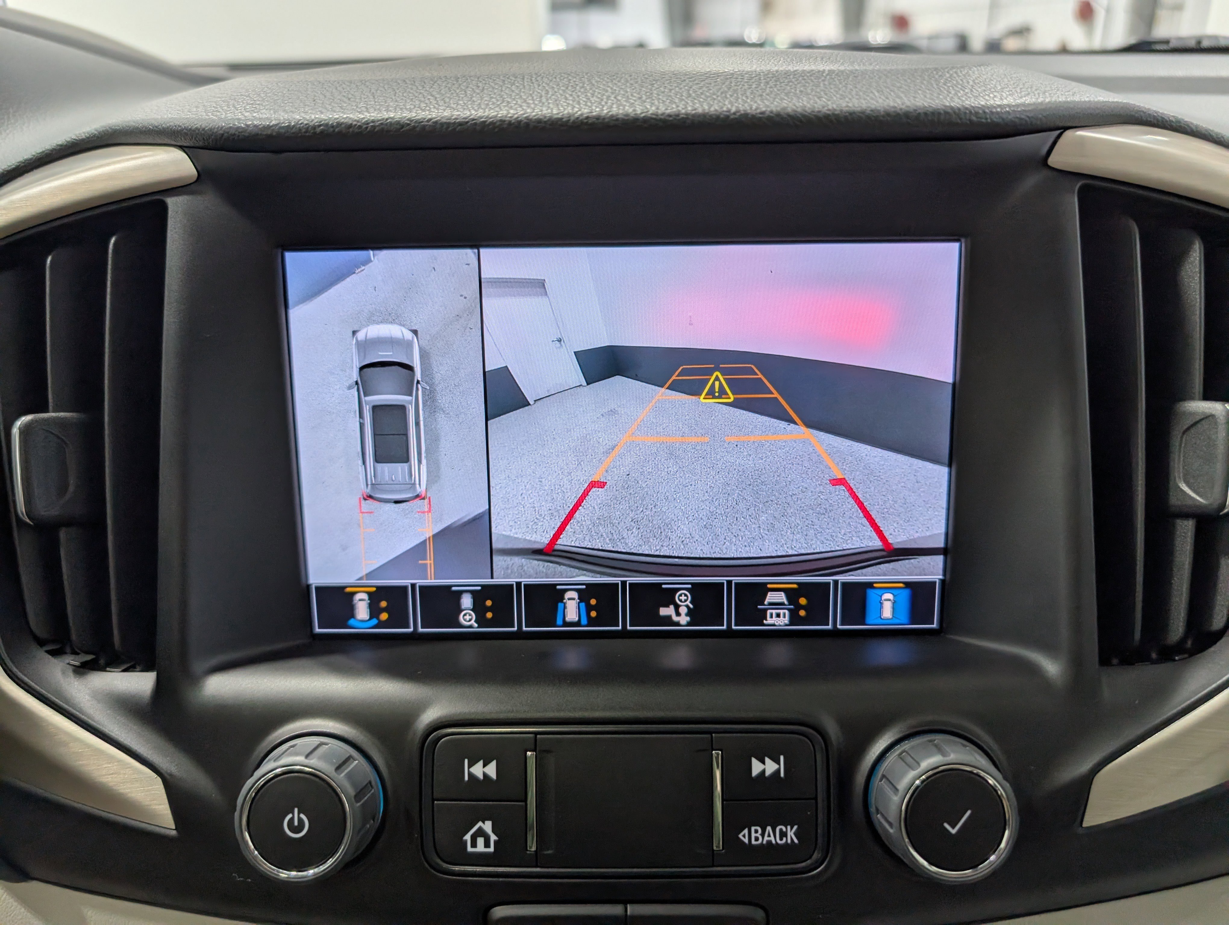 Used 2023 GMC Terrain Denali w/ Denali Premium Package image 28