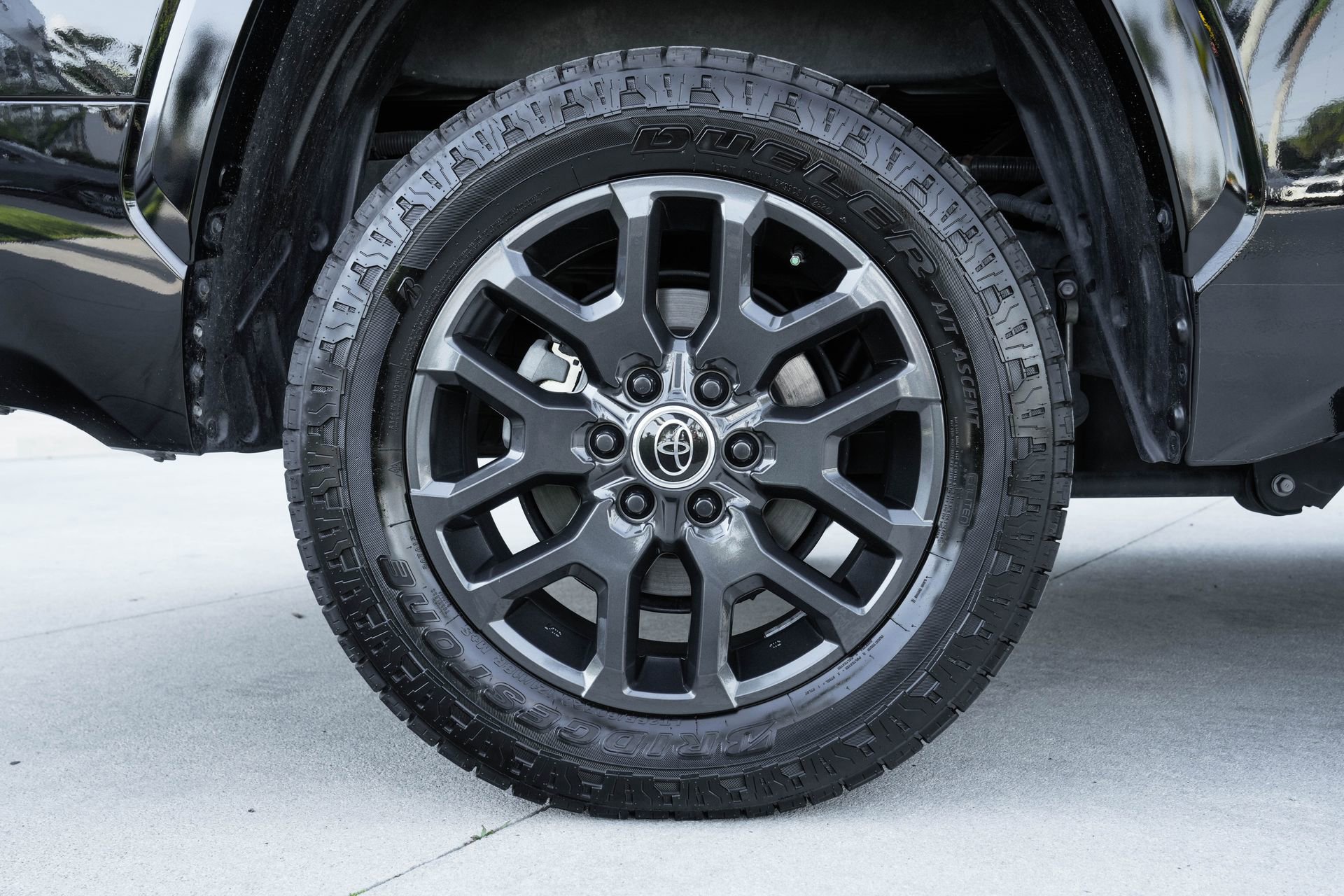 Used 2024 Toyota Tundra Platinum image 28