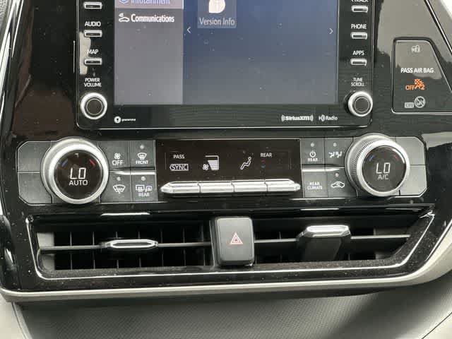 Used 2020 Toyota Highlander LE AWD/4WD image 13