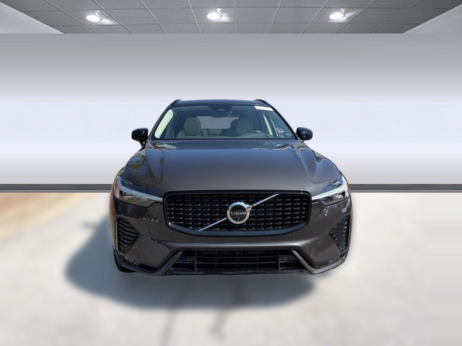 Certified 2025 Volvo XC60 B5 Plus w/ Protection Package Premier AWD/4WD image 6