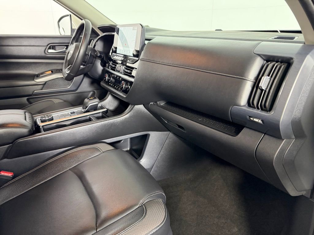 Used 2024 Nissan Pathfinder SL image 33