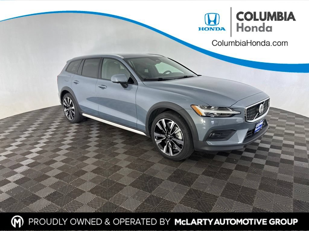 Used 2023 Volvo V60 B5 Cross Country Ultimate