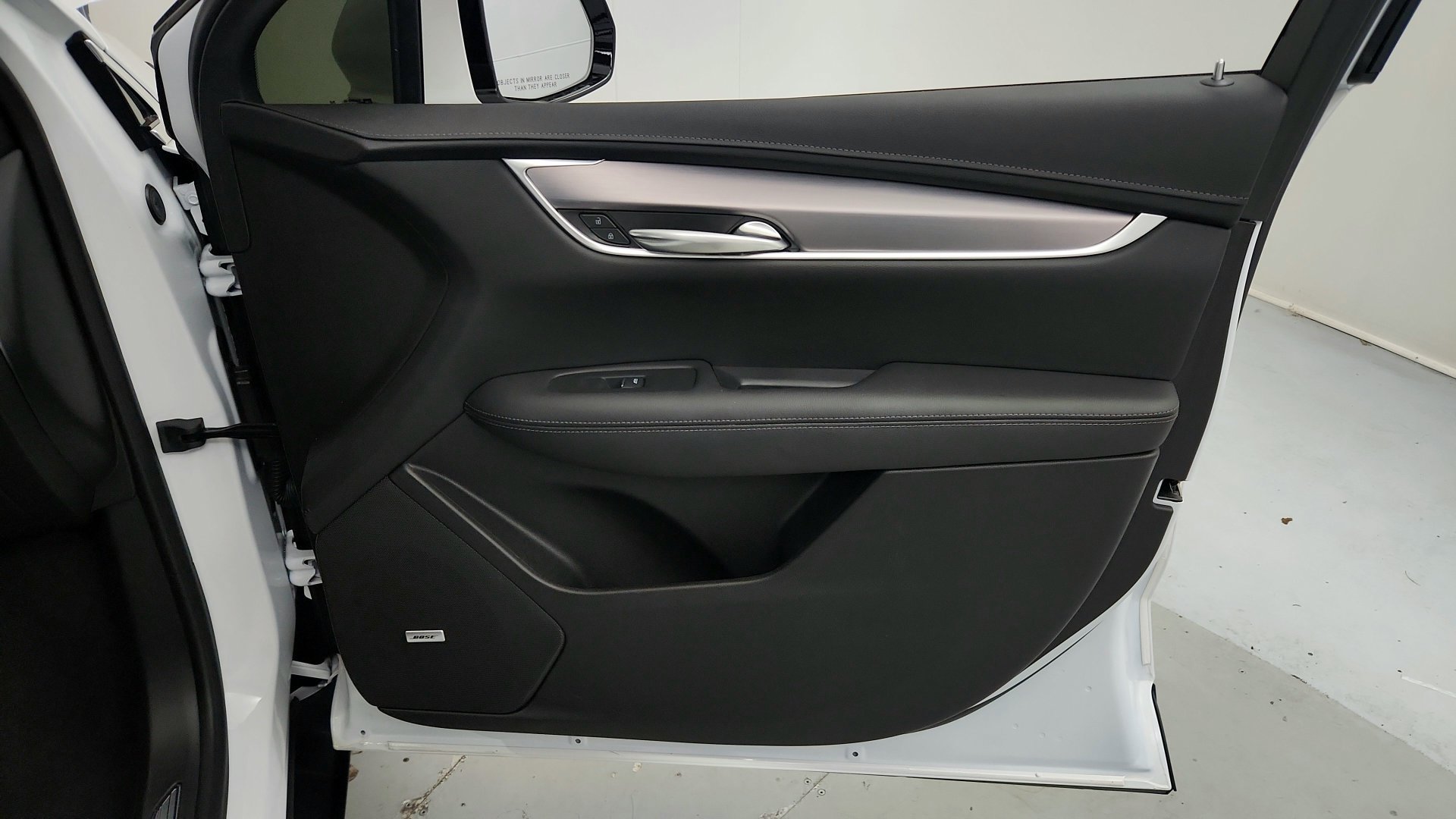 Certified 2024 Cadillac XT5 Luxury w/ LPO, Floor Liner Package AWD/4WD image 28