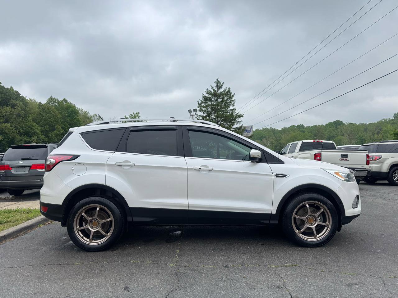 Used 2018 Ford Escape Titanium AWD/4WD image 4