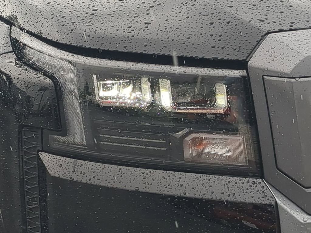New 2026 Nissan Frontier SV image 9