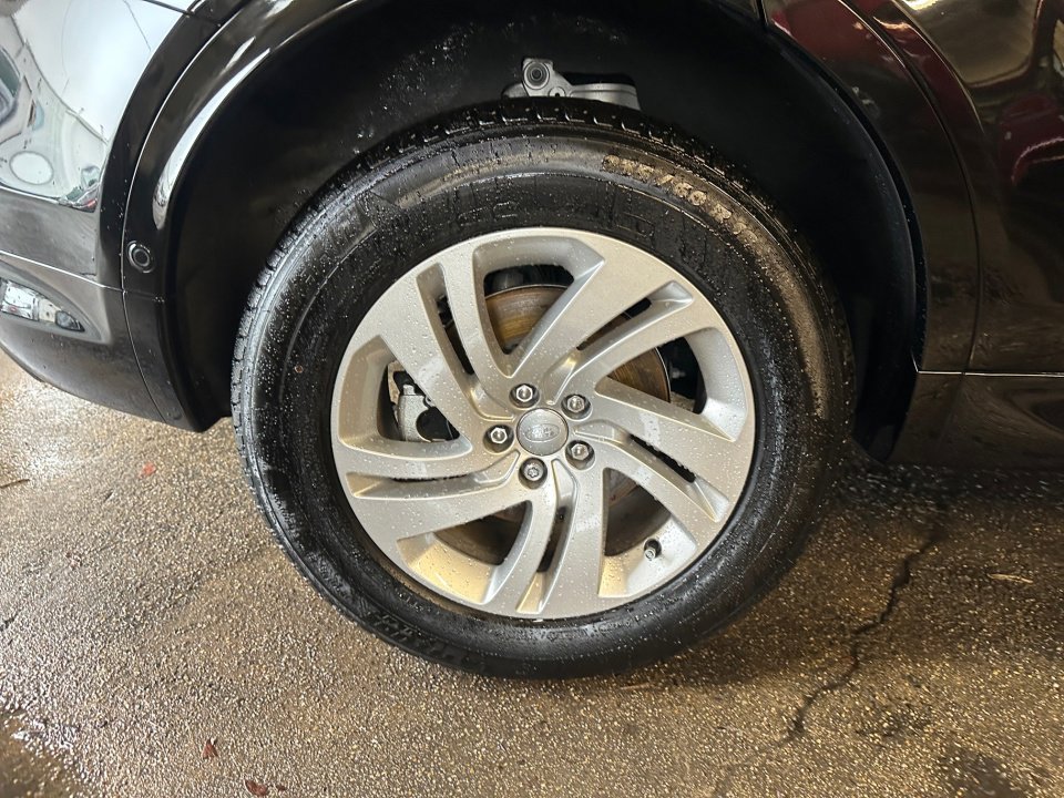 Used 2024 Land Rover Discovery Sport S image 27