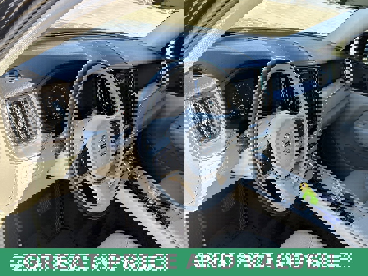 Used 2019 Volvo XC60 T5 Momentum image 15