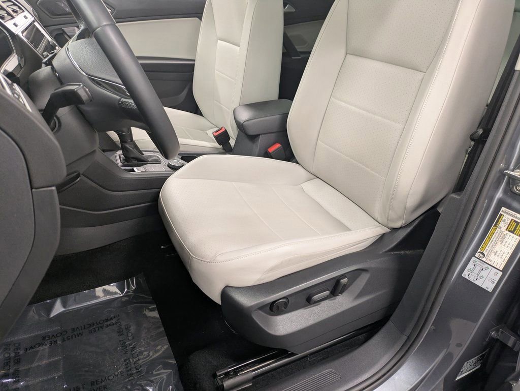 Used 2020 Volkswagen Tiguan SEL image 11