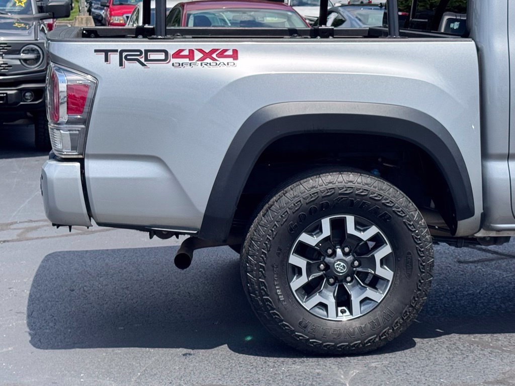 Used 2023 Toyota Tacoma TRD Off-Road w/ Technology Package AWD/4WD image 40